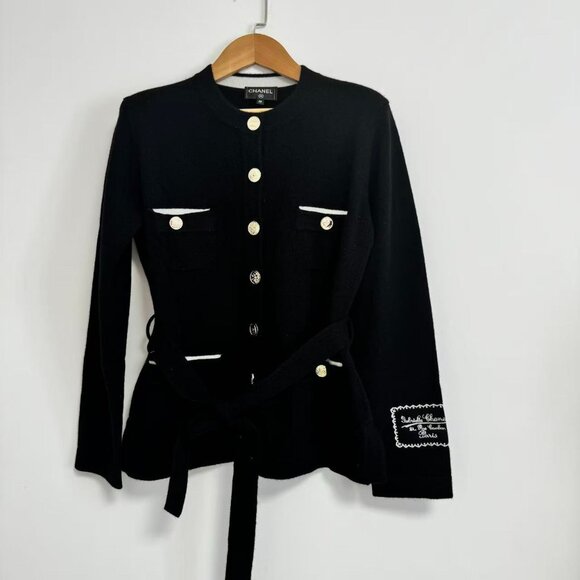 Chanel Black Lace-Up Cardigan: Where Classic Meets Elegant Style - Picture 1 of 11